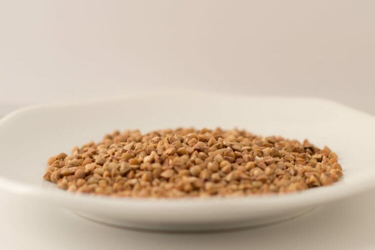 de essentie van het boekweitdieet voor gewichtsverlies